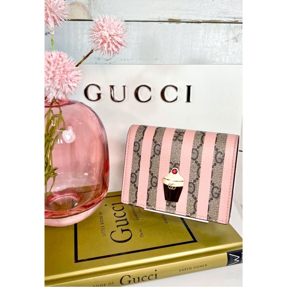 Gucci Pink GG Supreme Ice Cream Wallet - Picture 4 of 12